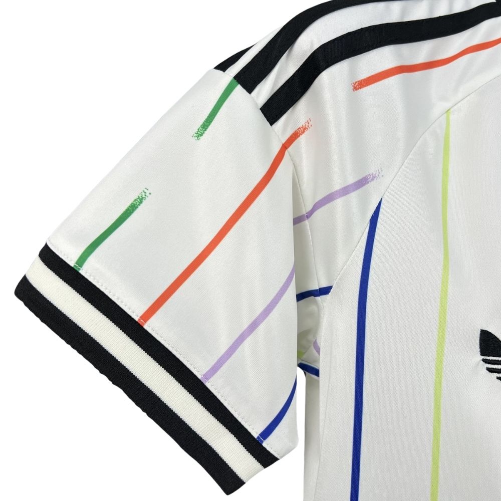 Camisa Futebol Japão Copa do Mundo 2026 II Torcedor Off White Feminina